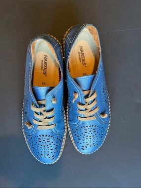 HARTJES Women's Walking Shoe, Blue, Size 6 1/2  Leather upper